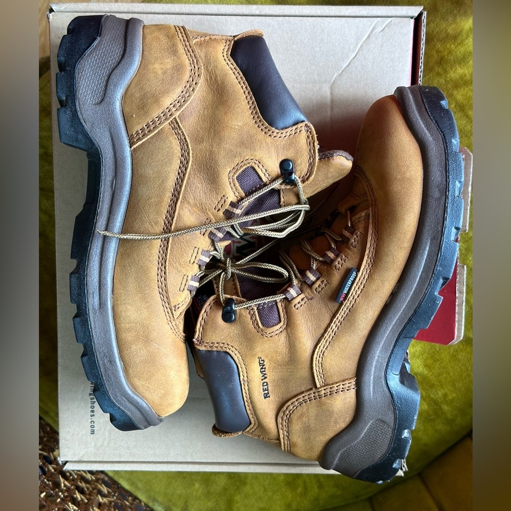 Red Wing Women’s Work Shoe